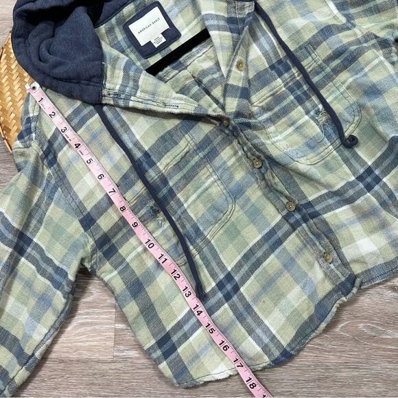 American‎ eagle hooded flannel cropped distressed - Picture 5 of 6